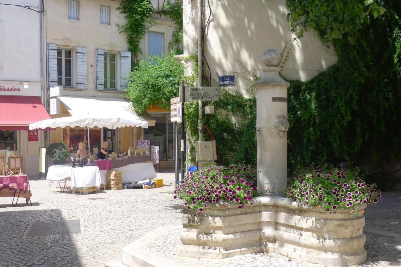 Maison Le Neuf Tarascon Exterior photo
